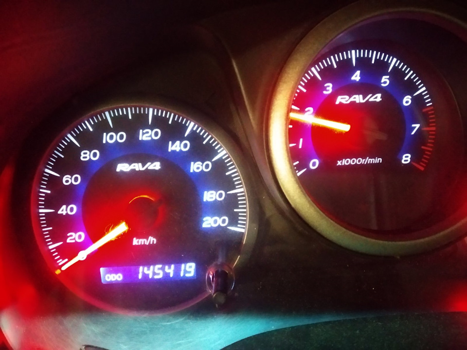 Фото в бортжурнале Toyota RAV4 (II)