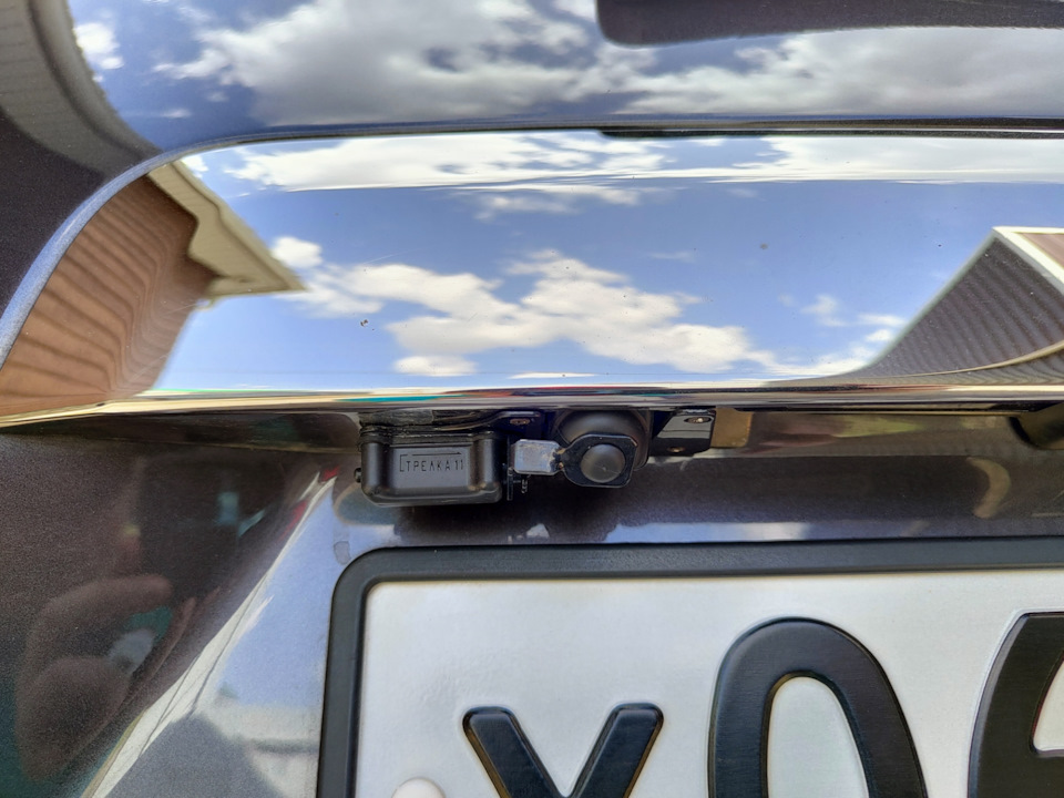 Вот так это выглядит снаружи и отверстие от форсунки заклеил алюминиевым скотчем, почти не заметно — Nissan X-Trail II (t31)