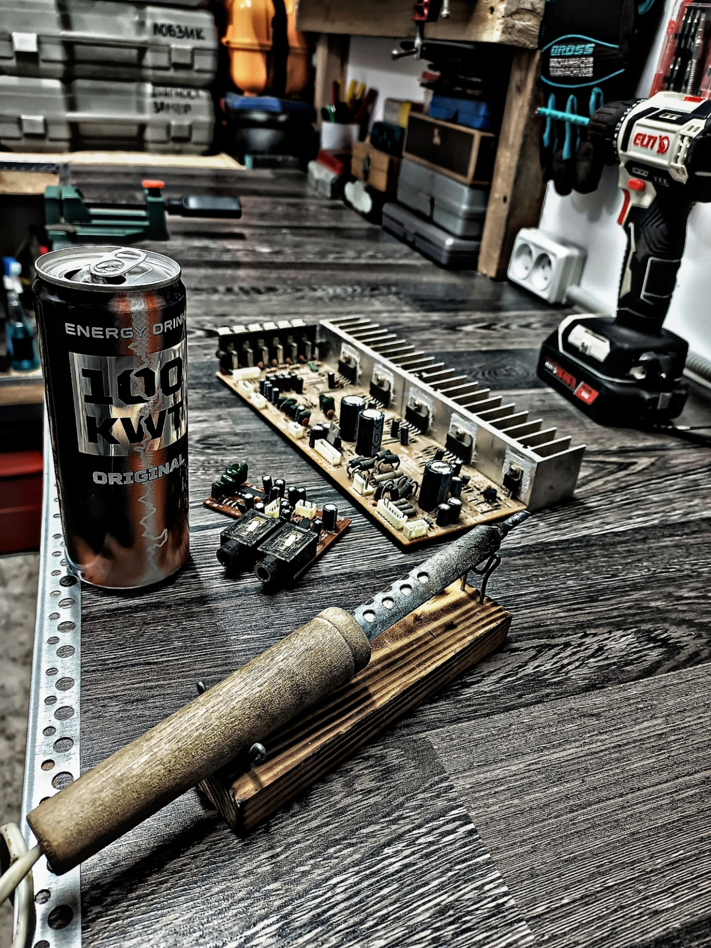 Хлопок в динамиках при выключении магнитолы, решение ! — Lada 2109, 1,5 ...