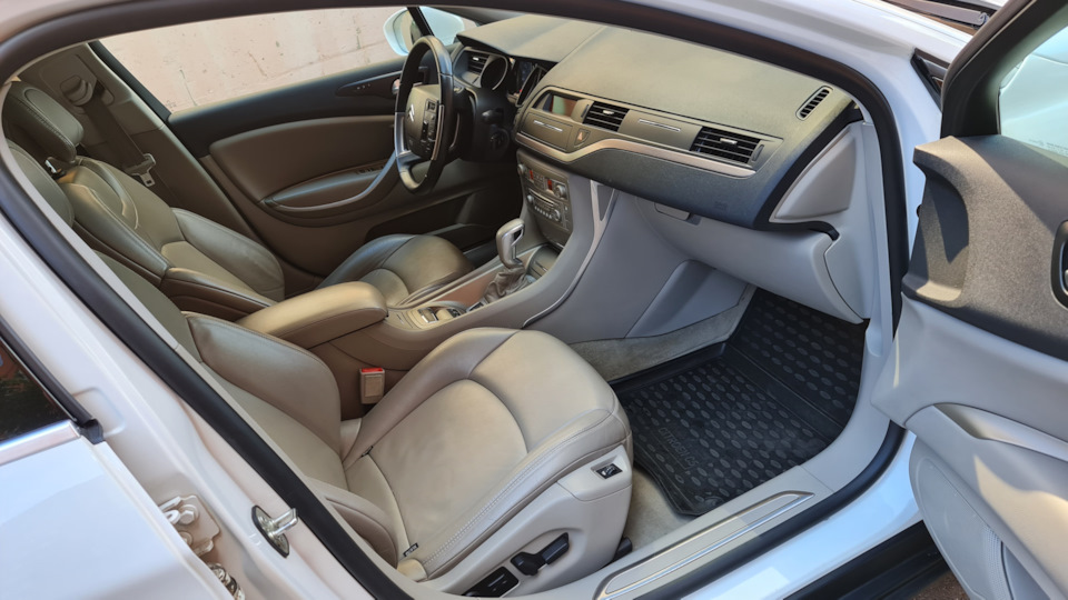 Фото в бортжурнале Citroen C5 (2G)