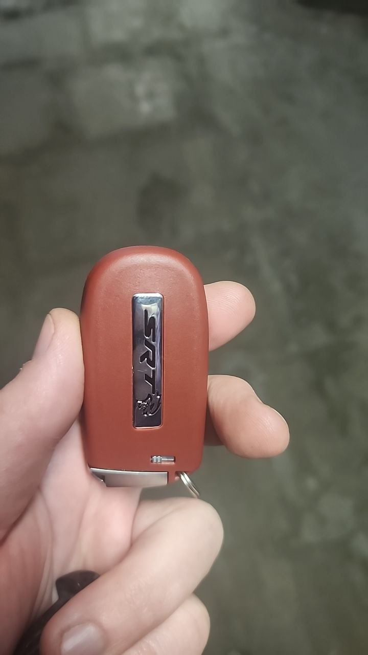 новый брелок по запуску авто — Jeep Grand Cherokee SRT-8 (WK2)