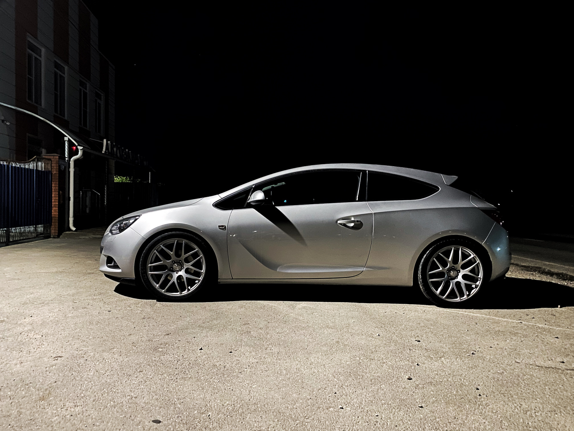 Opel astra gtc j фото тюнинг