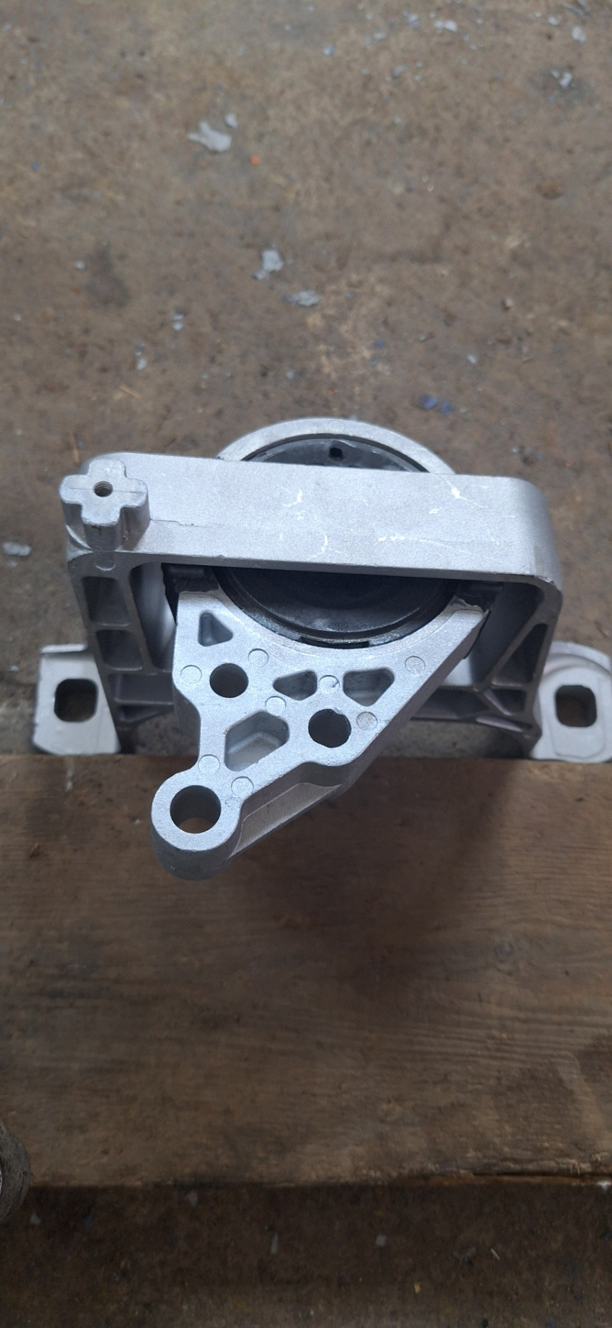 БЖ_49 Замена подушек двигателя мазда 3 1.6 акпп — Mazda 3 (1G) BK, 1,6 ...