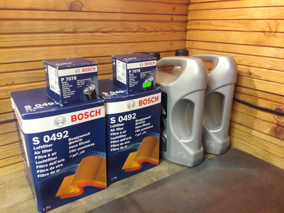 А еще, для того, чтобы и на следующий год также не тормошить себе нервы, в одной очень маленькой и очень гавнистой соседней стране были закуплены впрок еще две ТОшки по нормальной человеческой цене ! — Ford Focus Hatchback III. Запчасти на фото: P7078, S0492