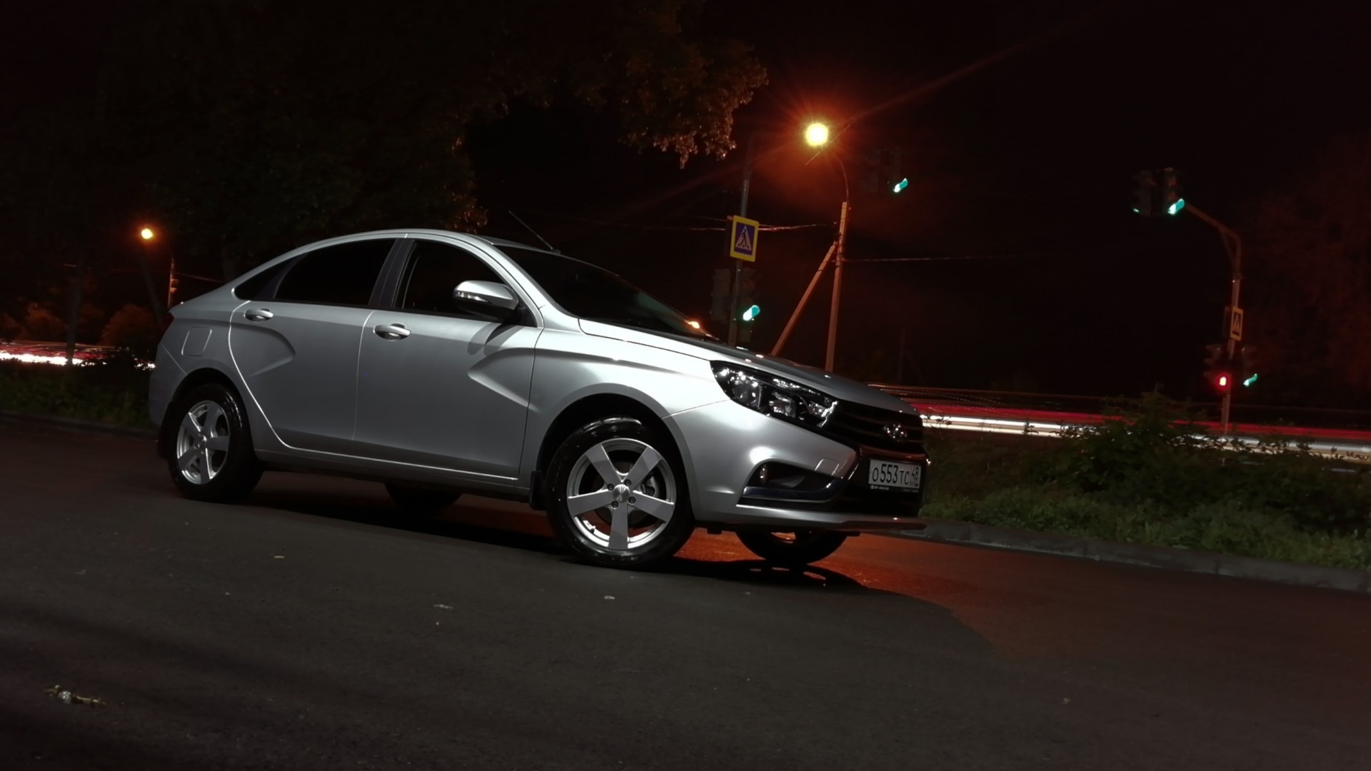 Диски Dezent TD и резина Nitto NT555 G2 — Lada Vesta (1G), 1,6 л, 2021 ...
