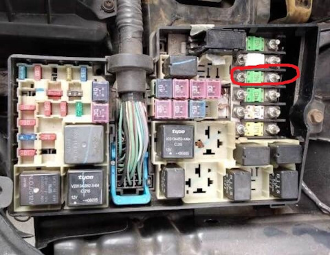 Панель предохранителей мазда 3 Обо всём Mazda 3 (1G) - отзывы и Бортжурналы на DRIVE2