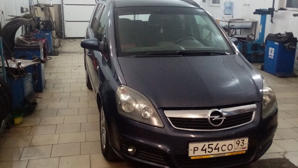 Фары зафира б — Opel Zafira B, 1,8 л, 2006 года | запчасти | DRIVE2