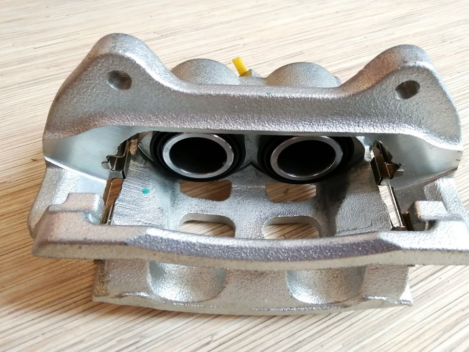 Суппорт передний чери фора. Суппорт на передний чери тигго. Скоба переднего суппорта чери фора. Суппорт тигго 5. A213502060ba.