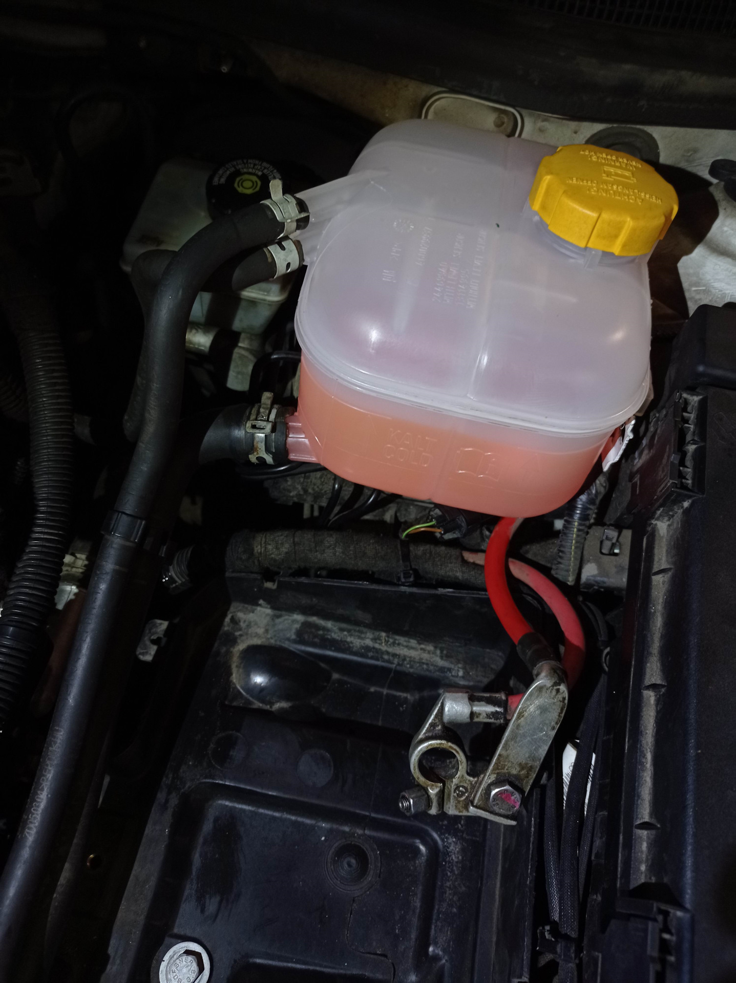 Замена антифриза, новый расширительный бачок. — Opel Astra H, 1,6 л ...