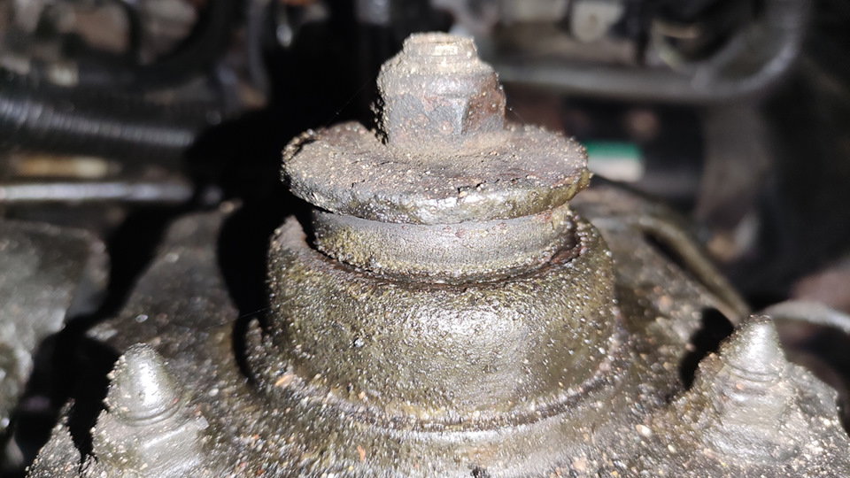 Постоянные скрипы в подвеске! — Toyota Hilux (7G), 3 л., 2010 года ...