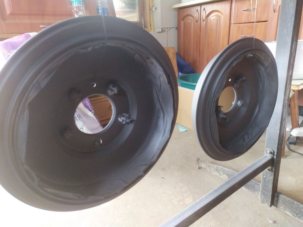 Замена тормозных барабанов на FENOX TO216162 — Volkswagen Polo Sedan, 1 ...