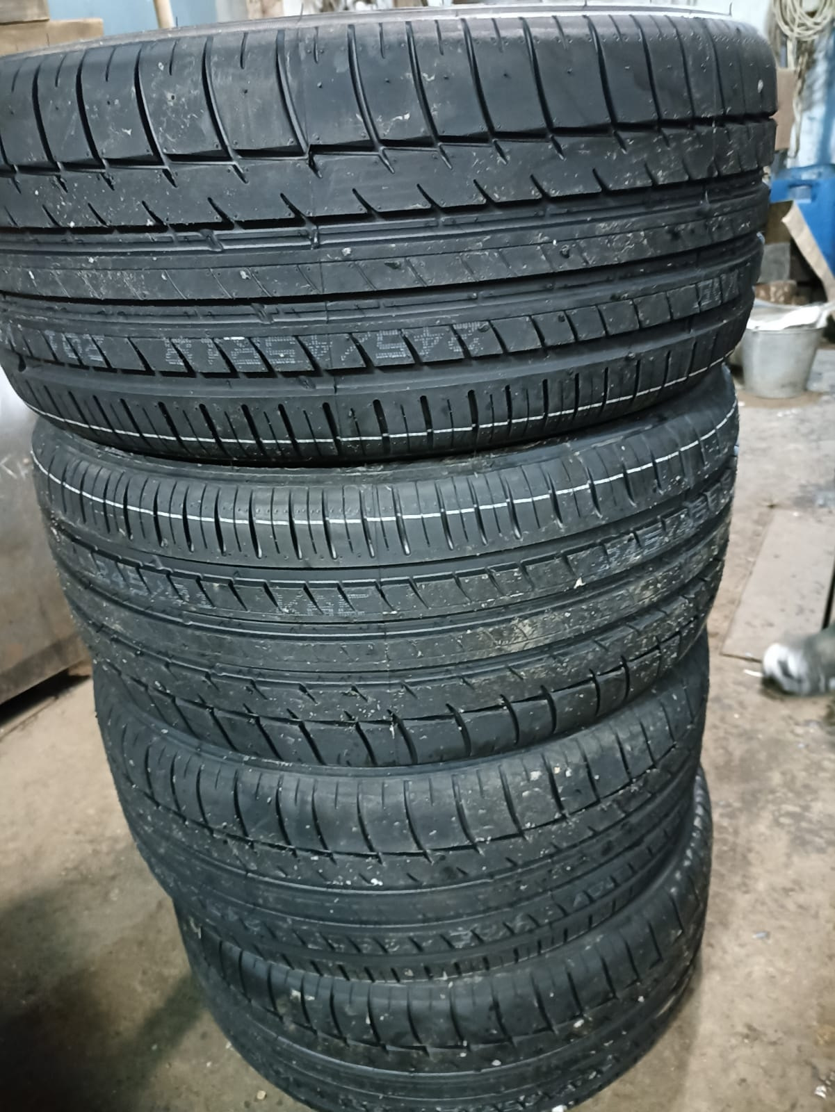 Новые летние шины 245/45 р18 — Renault Duster (2G), 1,3 л, 2021 года ...
