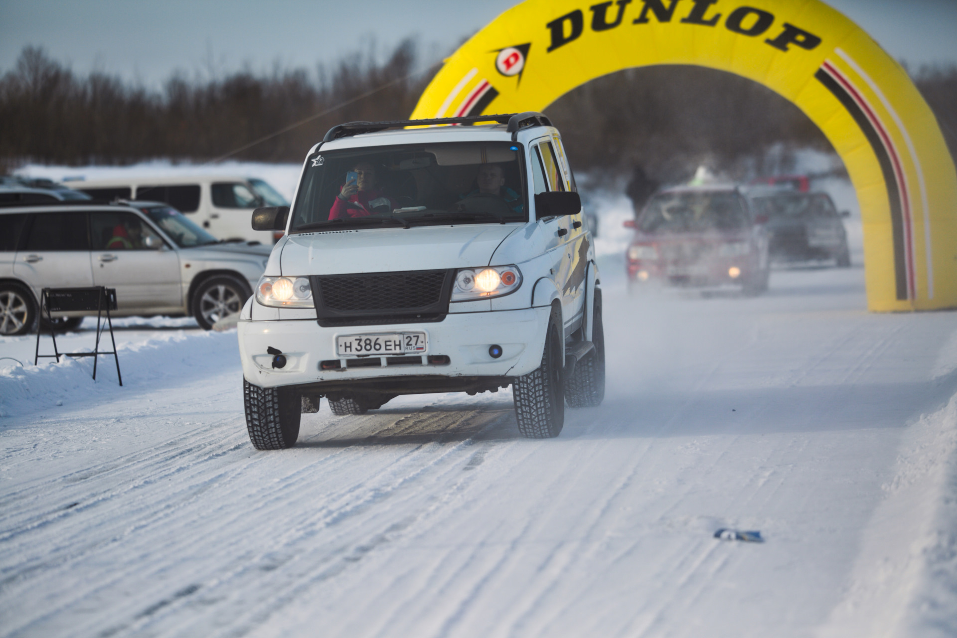 Дром хабаровск автомобиля. Хабаровск ралли 2021. Ice Burn 2022 Хабаровск. Гонки на УАЗ Пангоды ускиз. Машины в Хабаровске 2021 год.