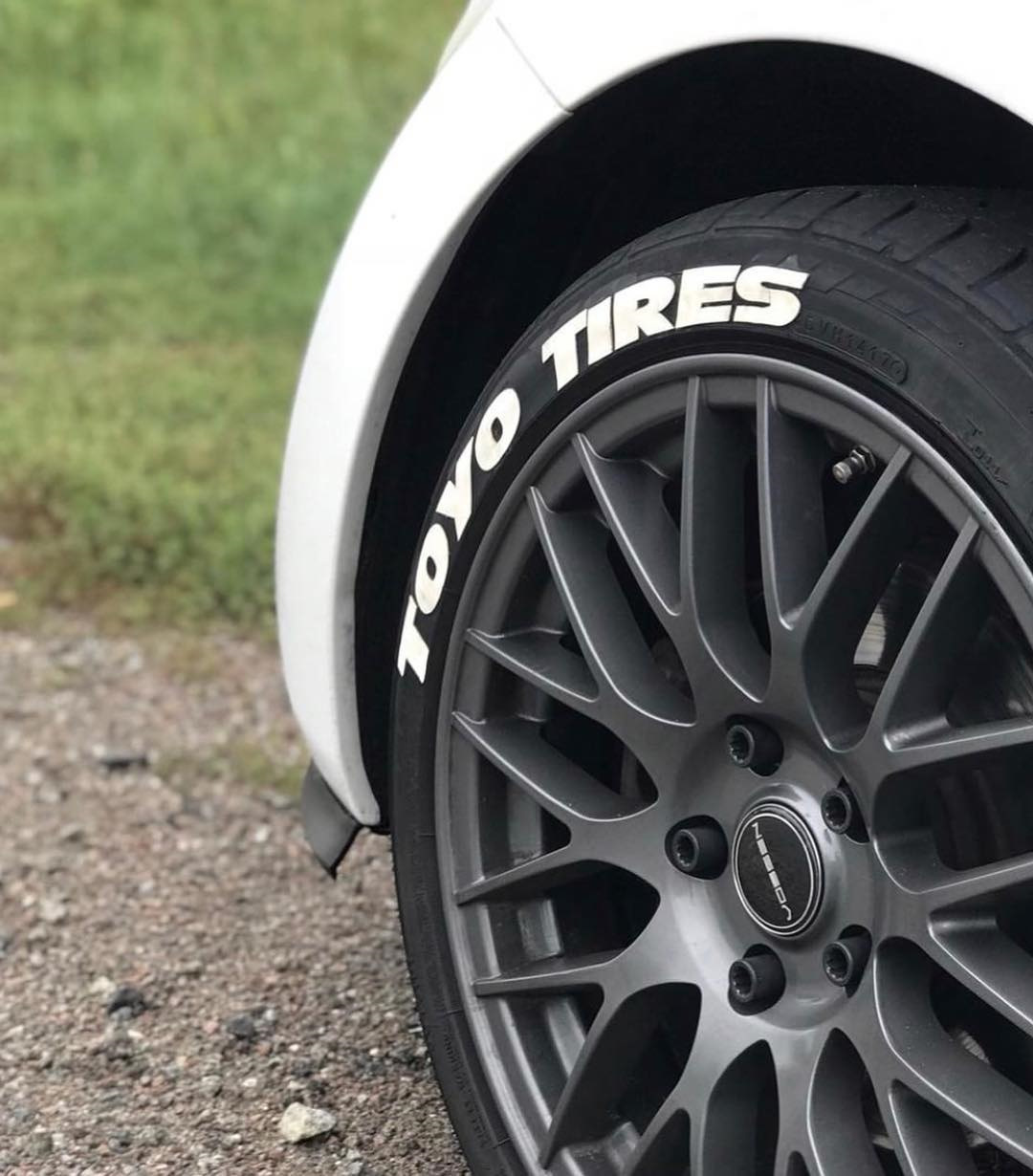 Шины toyo r19. Шины Бриджстоун r16 с белой надписью. Toyo Tires шины. Резина Toyo Tires летняя.