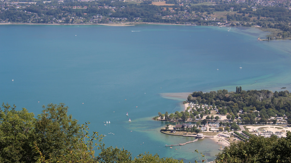 Парусный порт Бурже-дю-Лак (Bourget-du-Lac). — Audi A4 (B9)