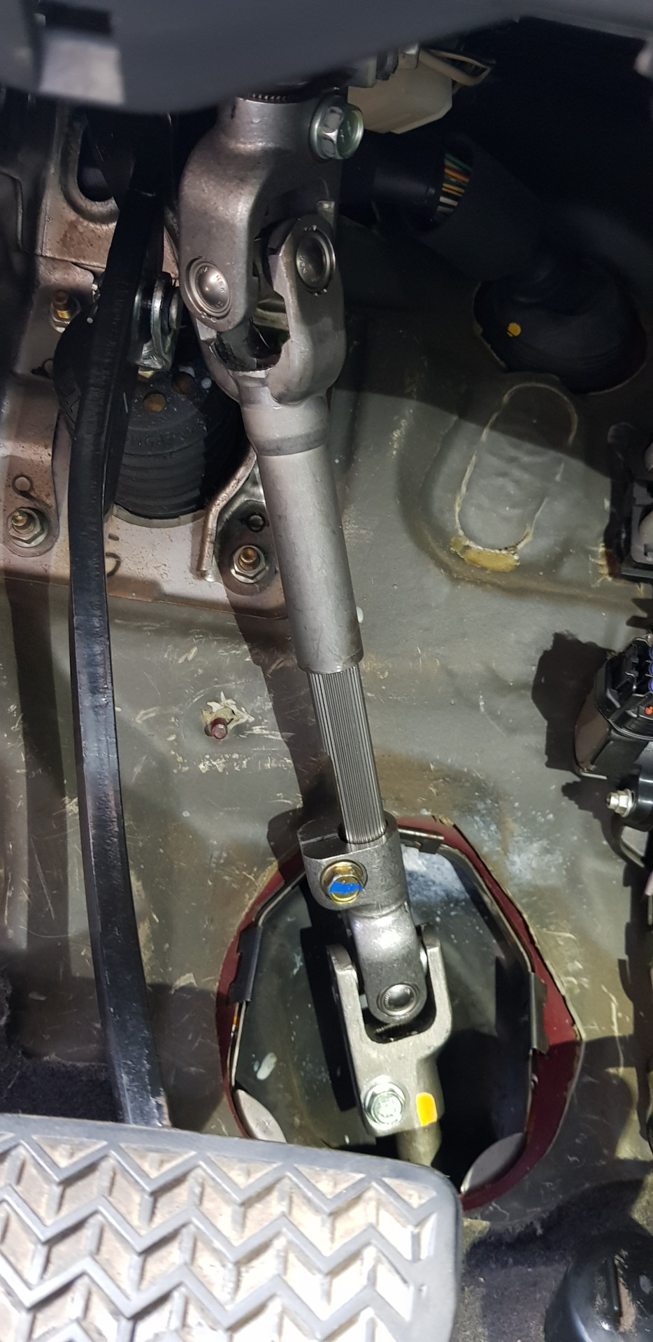 Новый — Toyota Corolla (120)