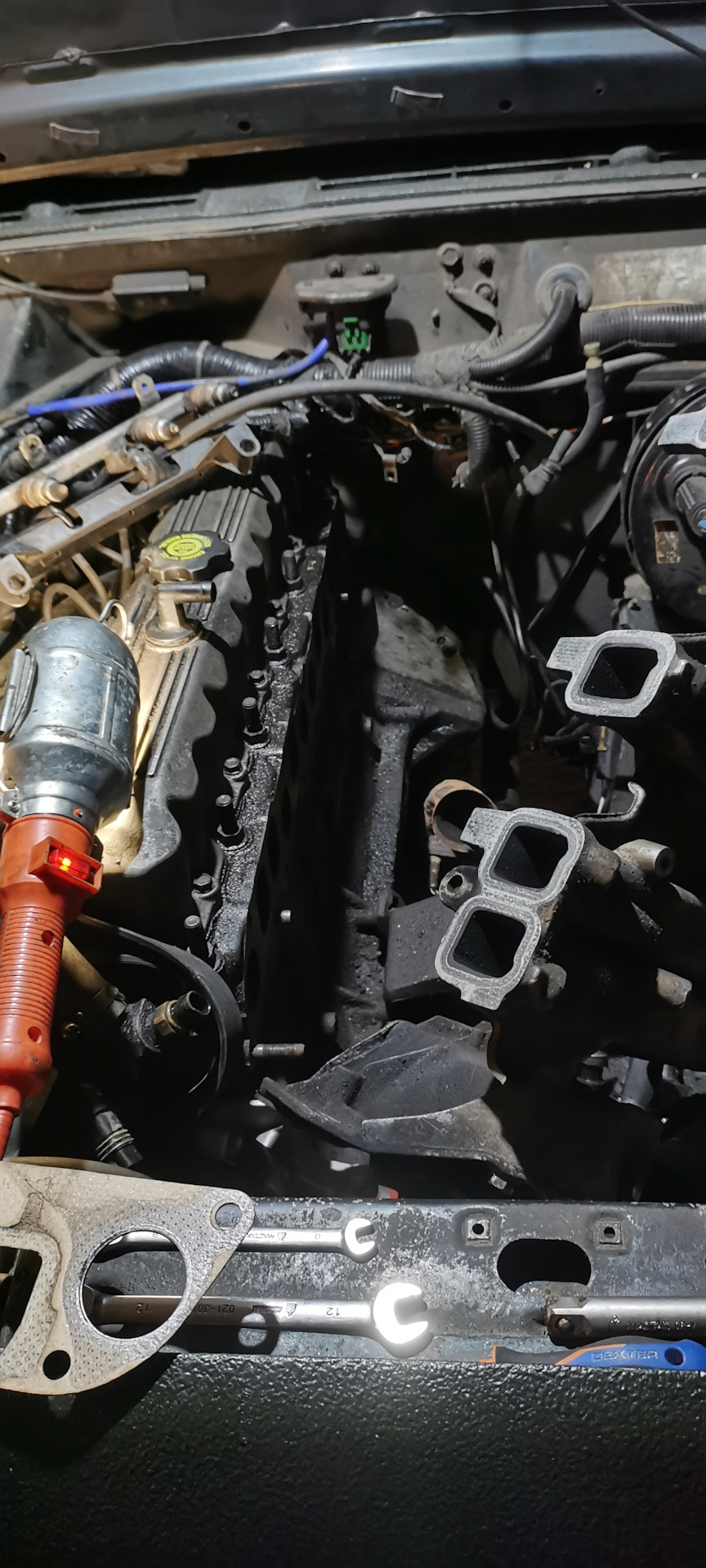 Замена выхлопного коллектора. — Jeep Cherokee (XJ), 4 л., 1992 года ...