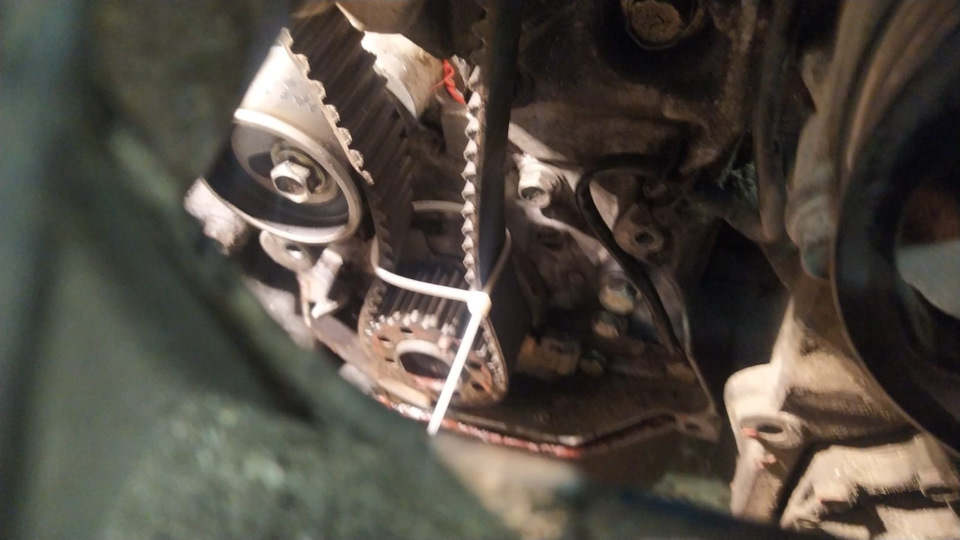 Замена помпы без снятия ремня ГРМ — Mitsubishi Lancer IX, 1,6 л, 2005 ...