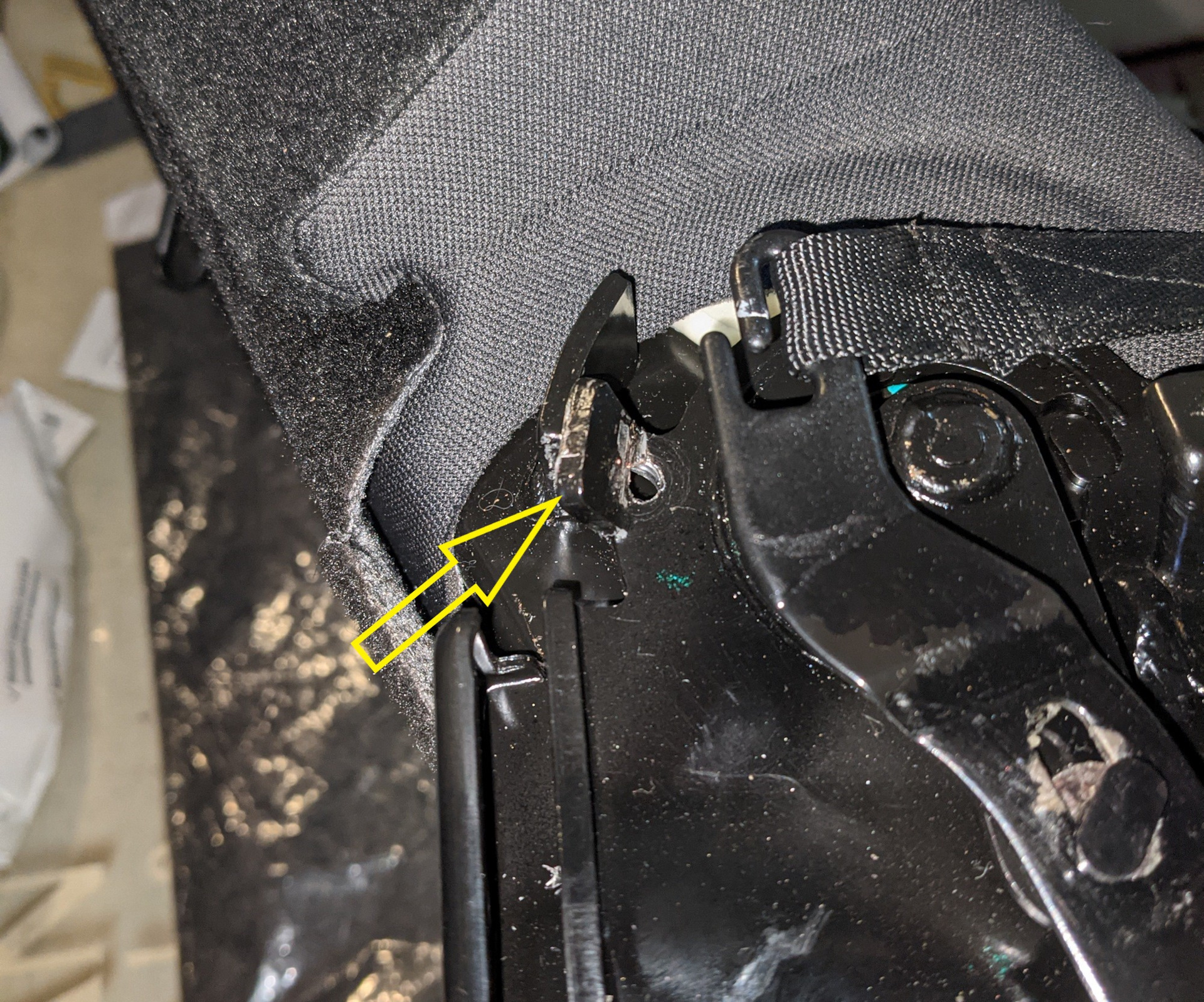 Тойота рав 4 спинка заднего сидения. Заднее сидение volvo xc60. Как поднять задний ряд сидений. Как снимается заднее сиденье ssangyong actyon sport. Сиденья volvo xc90.