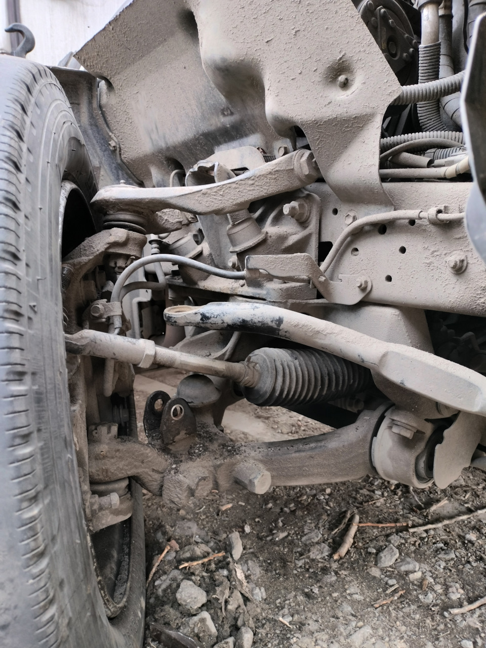 Замена передних амортизаторов — Toyota Dyna, 4,6 л, 2001 года ...