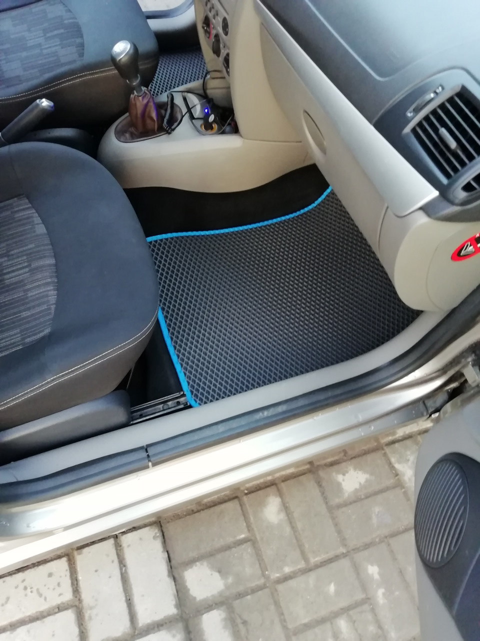 Коврики в салон 19.12.2019 — Renault Symbol, 1,4 л, 2008 года ...