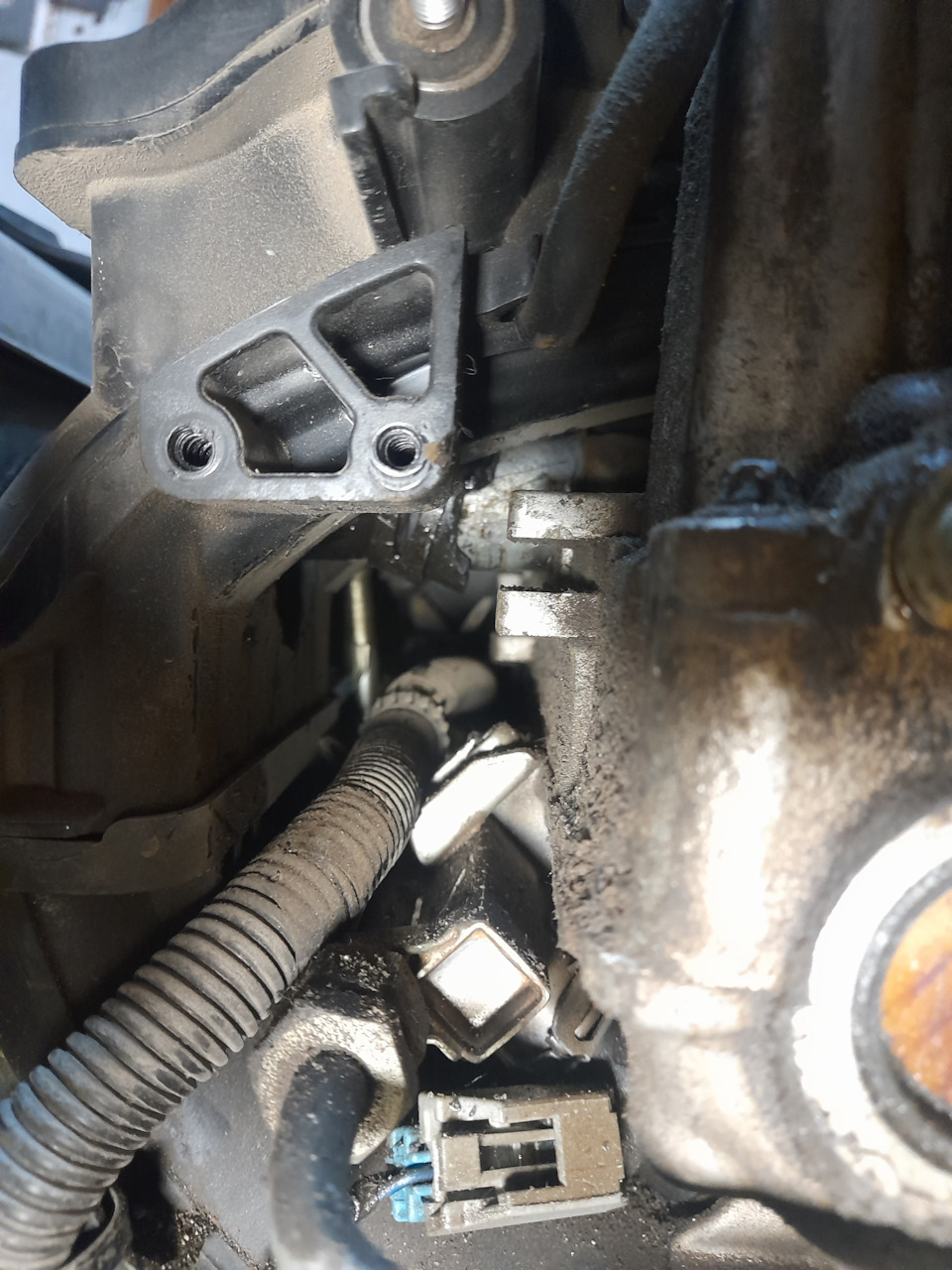 Замена патрубка вентиляции (сапуна) на моторе 21127 — Lada Гранта, 1,6 ...