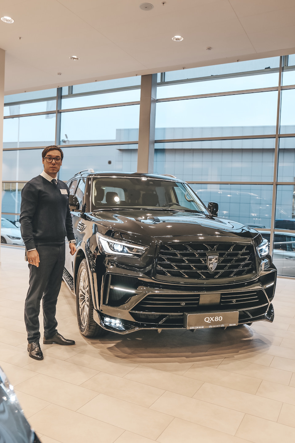 Infiniti QX80 Missuro в новом шоуруме MAJOR INFINITI на Новой Риге — Larte  Design на DRIVE2