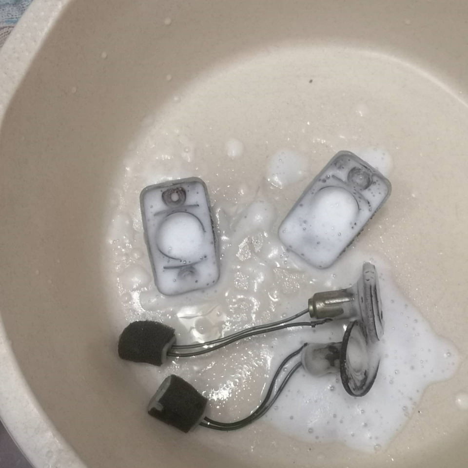 Очистка от ржавчины, фонариков подсветки номера — Mitsubishi Delica ...