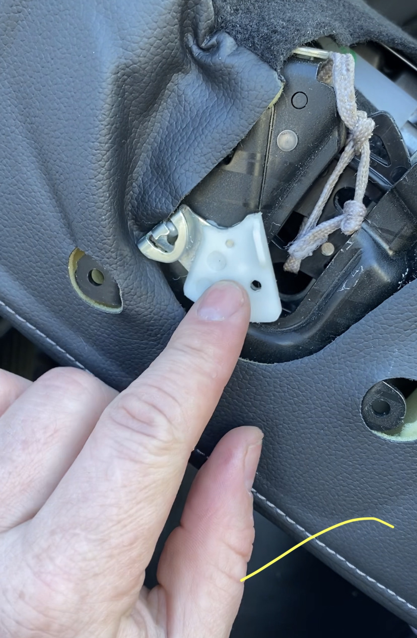 Проблема 4 кузова замок спинки задних сидений — Honda CR-V (RM), 2 л ...