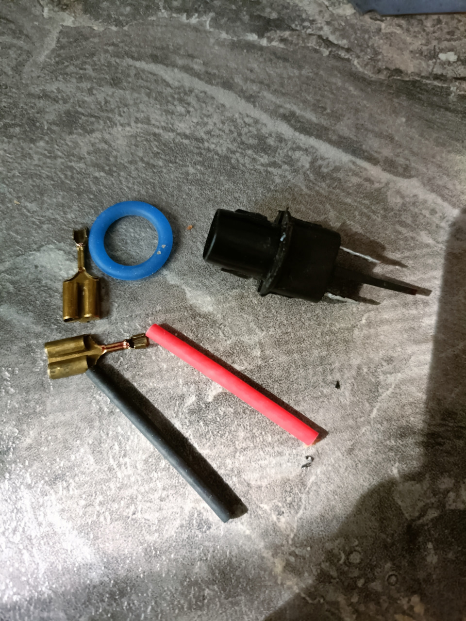 Патрон подсветки номера — Opel Zafira B, 1,8 л, 2007 года | электроника ...
