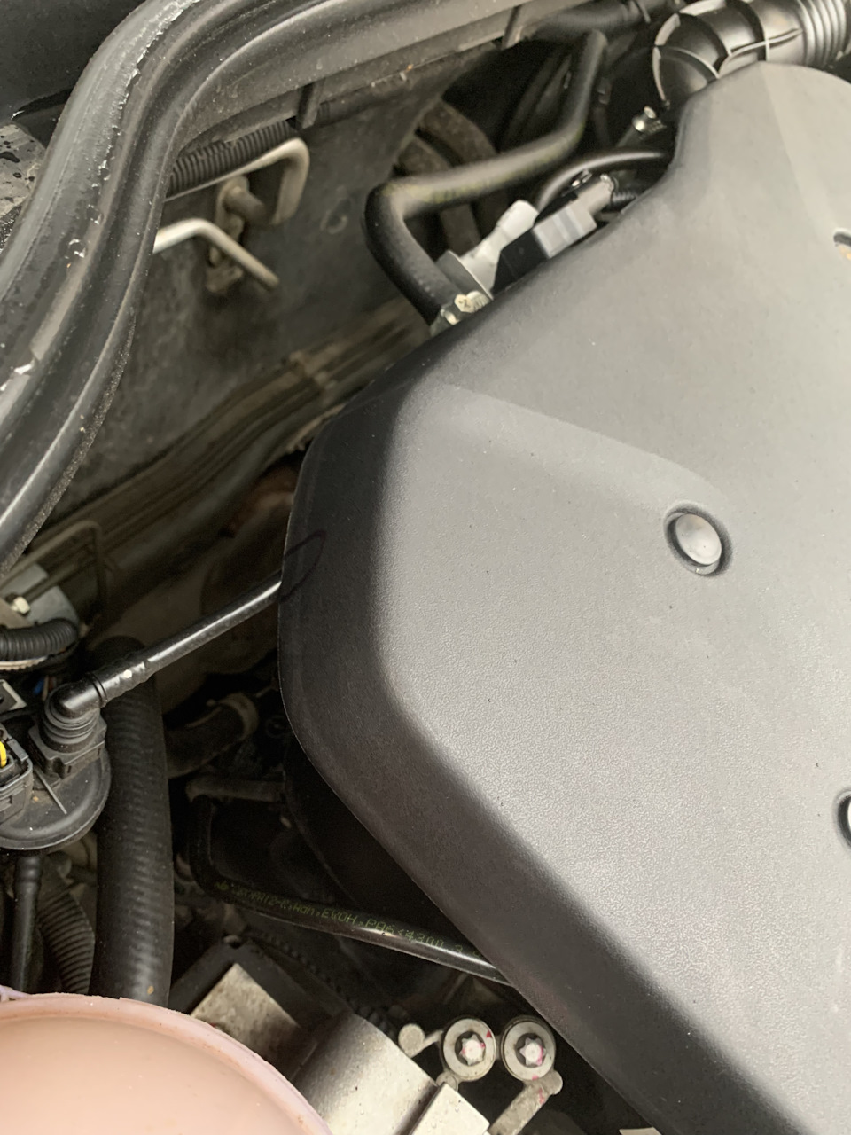 Экран двигателя Веста 1,6, крышка двигателя от приоры на Весту (1.6 л ...