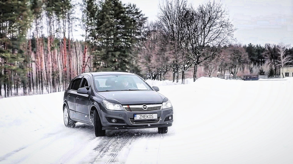 Стайлинг салона, желтые акценты — Opel Astra H, 1,6 л, 2012 года ...