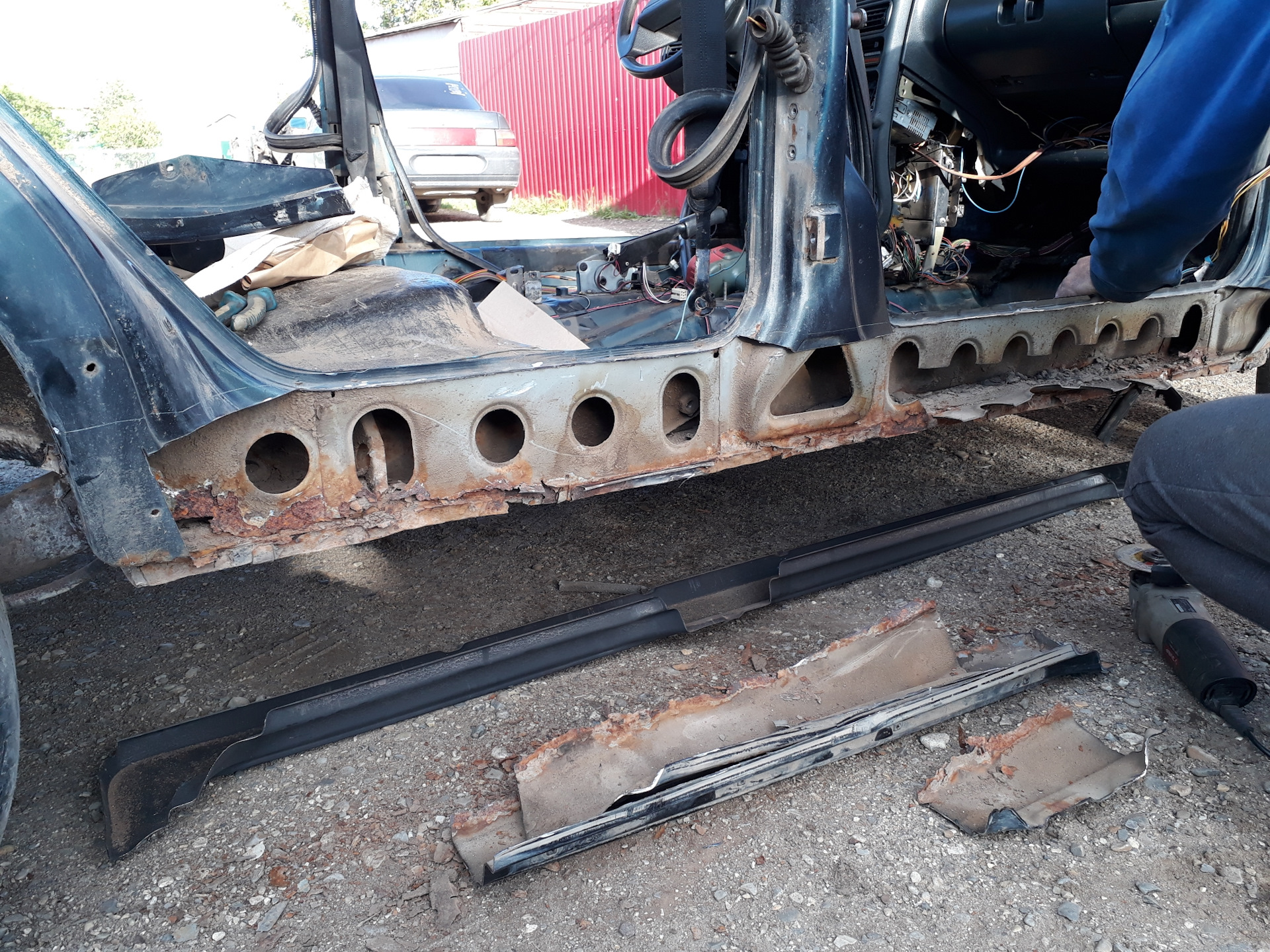 Чем варить пороги. Варка порогов. Сваренные пороги. Варка порогов автомобиля. Пороги на машине.