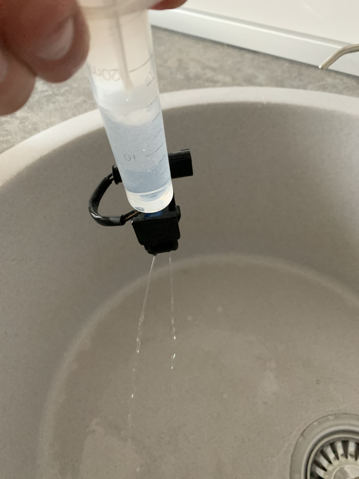 Забилась форсунка омывателя — Mercedes-Benz C-class (W203), 1,8 л, 2004 ...