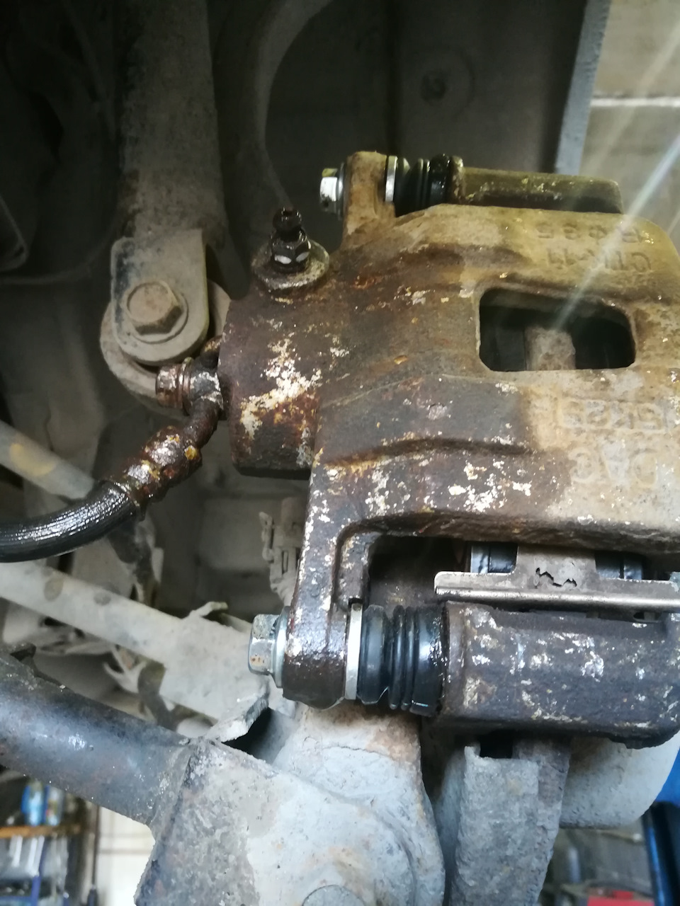 Замена масла. всего 6300 проехал на нем — Lada Гранта (2G) FL, 1,6 л ...