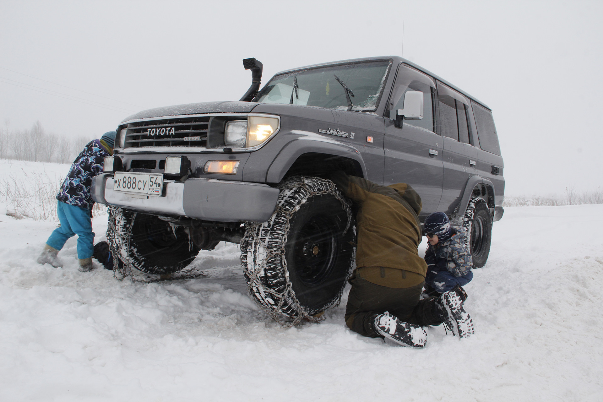 Первоснег. Белое-пушистое — Toyota Land Cruiser 70, 4,2 л, 1991 года |  покатушки | DRIVE2