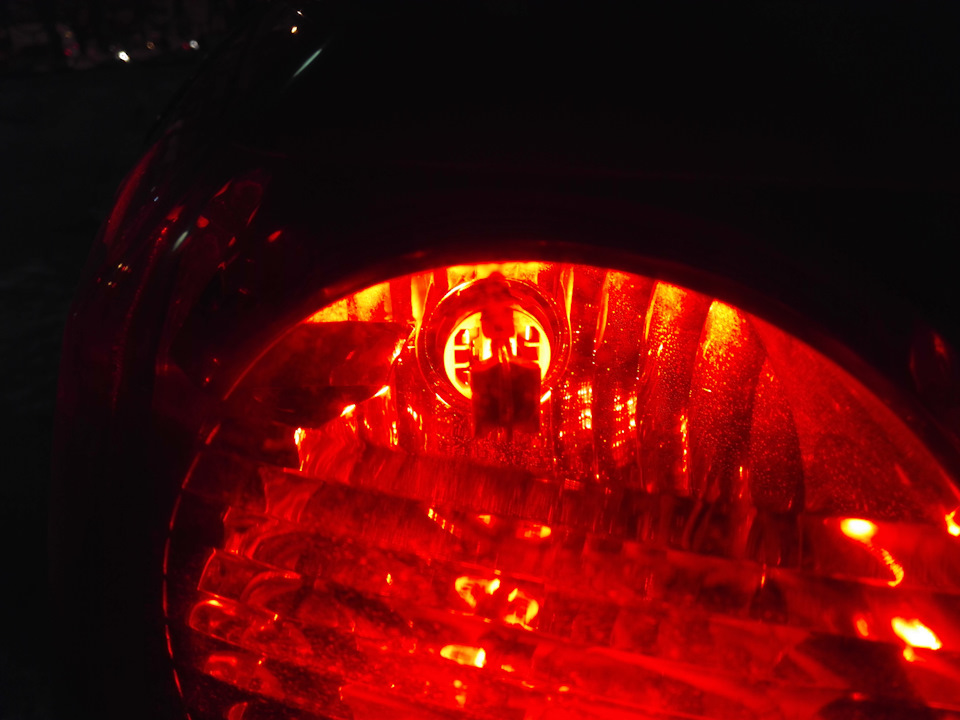 Светодиоды в стоп-сигналы/габариты — Dodge Caliber, 1,8 л, 2008 года ...