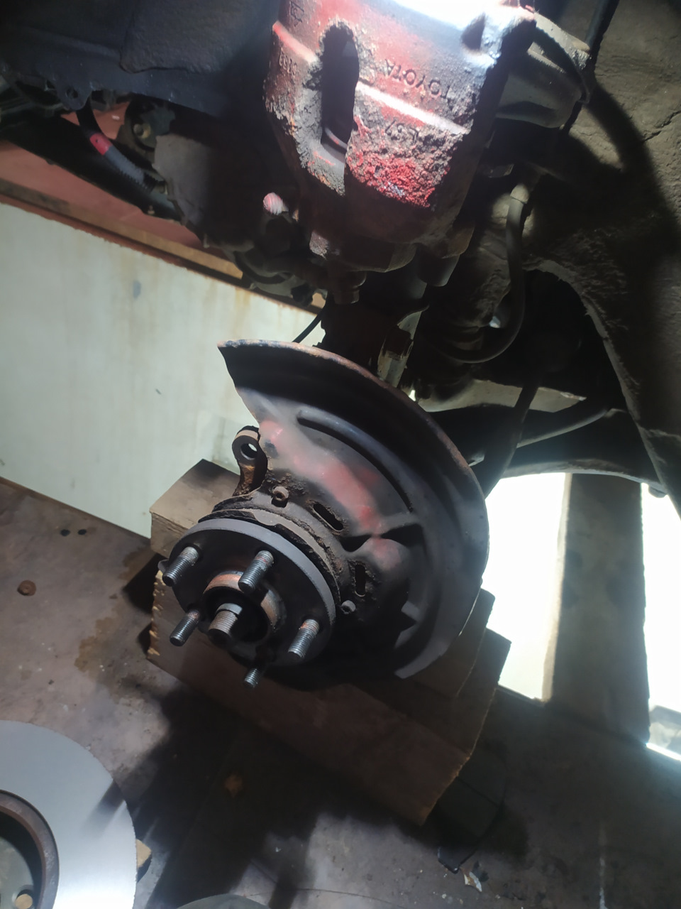 Авенсис 2002. Биение руля при Торможении.Решение. — Toyota Avensis I, 1 ...