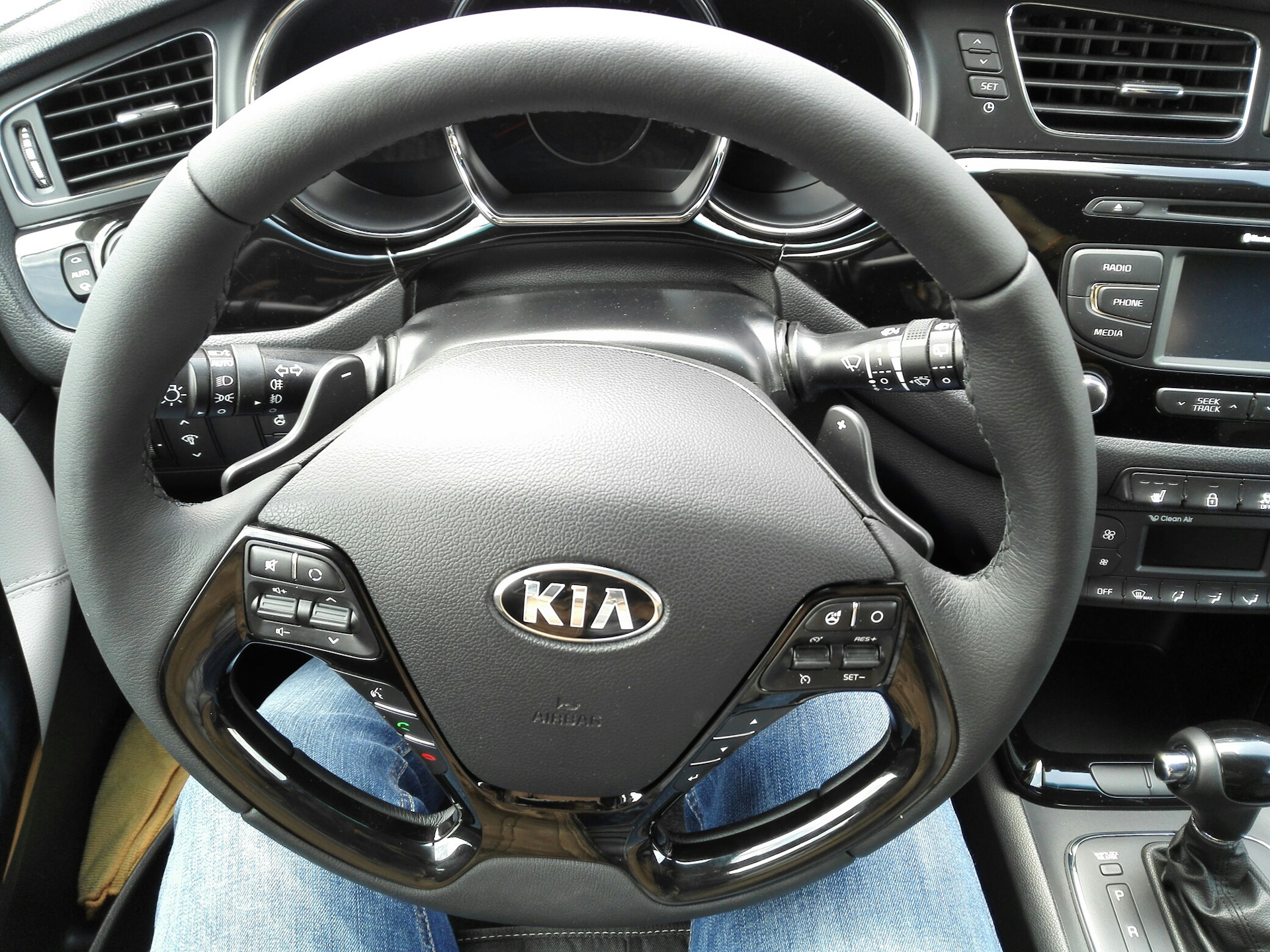 Как снять руль kia ceed Накладка руля лак - KIA Ceed (2G), 1,6 л, 2013 года стайлинг DRIVE2