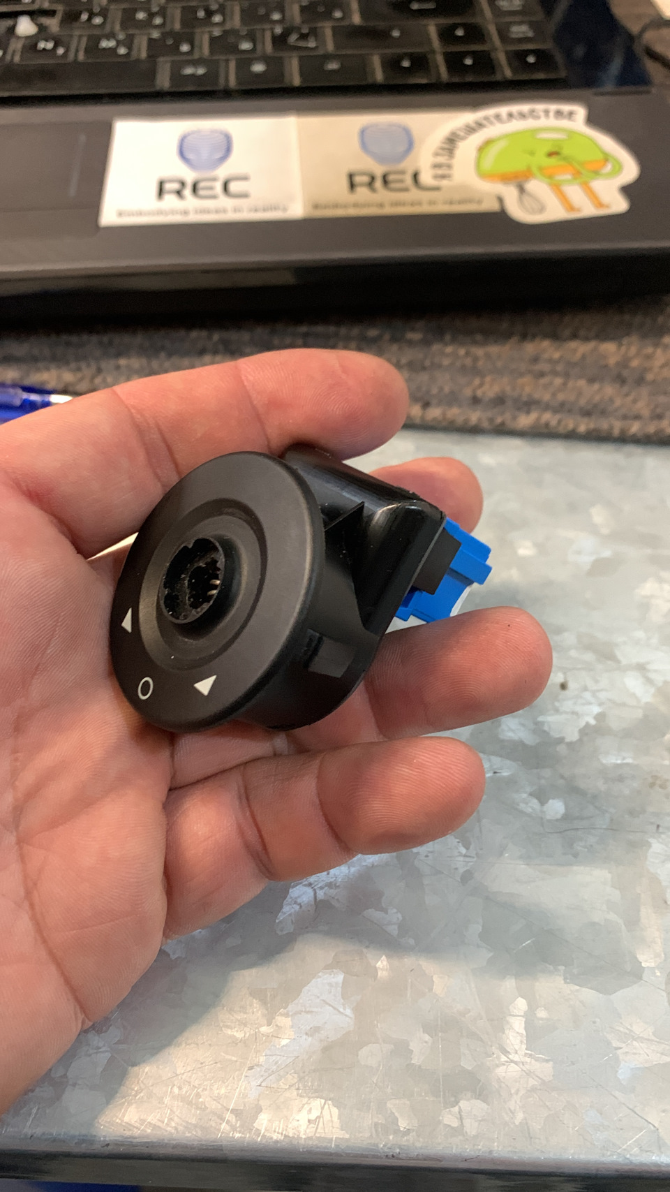 Ремонт джойстика регулировки зеркал — Peugeot Partner Tepee, 1,6 л ...