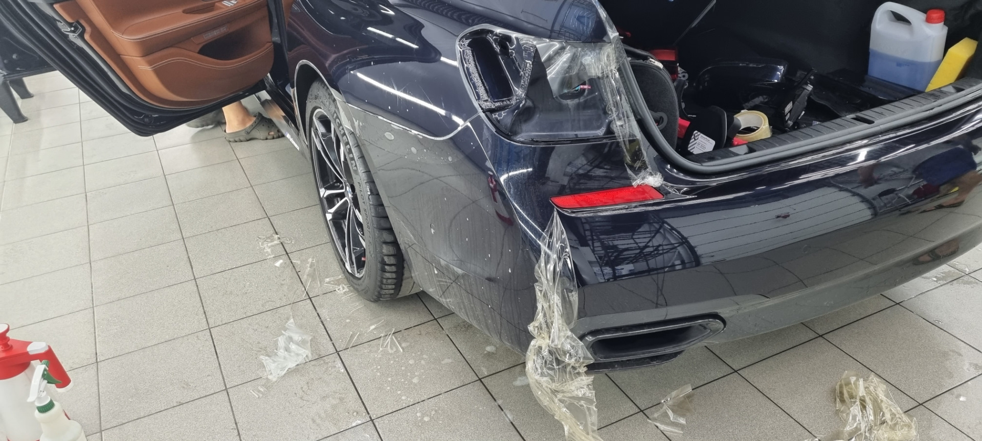 Поклейка всей машины в полиуретанновую плёнку плюс керамика — BMW 7 ...