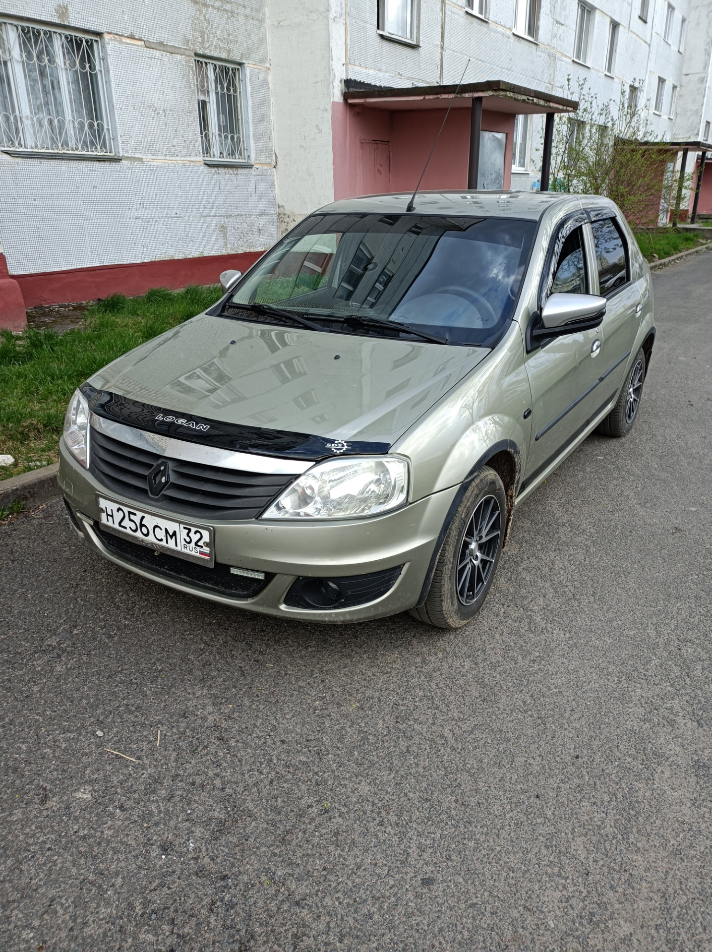 Рено логан -Легенда- _В#д имеет_ с юбилеем — Renault Logan (1G), 1,4 л ...