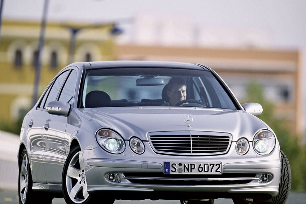 Mercedes Benz e320 w211