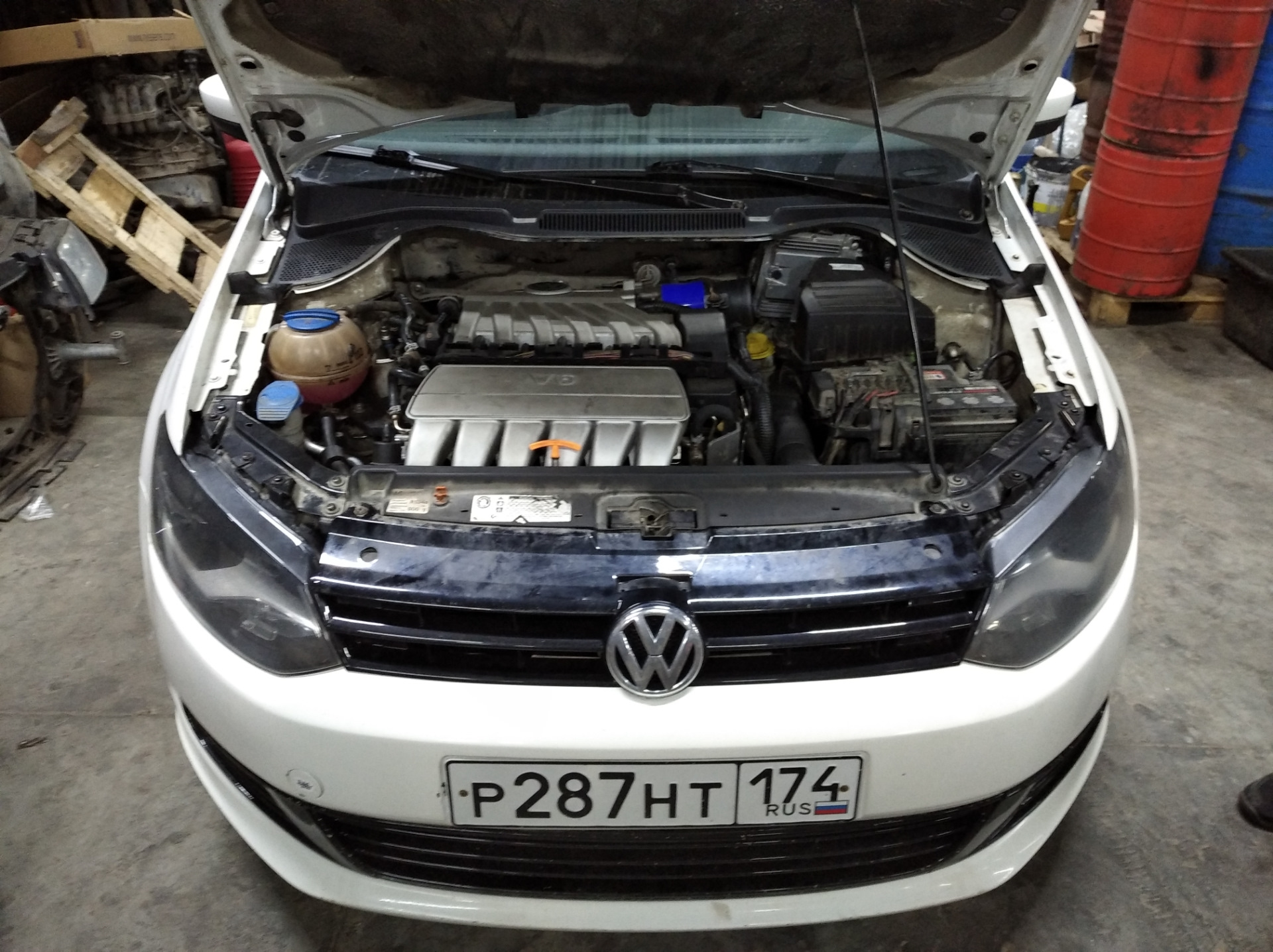 Установка в Polo VR6. Даже ездит. — Volkswagen Polo Sedan, 3,2 л, 2011 года  | тюнинг | DRIVE2