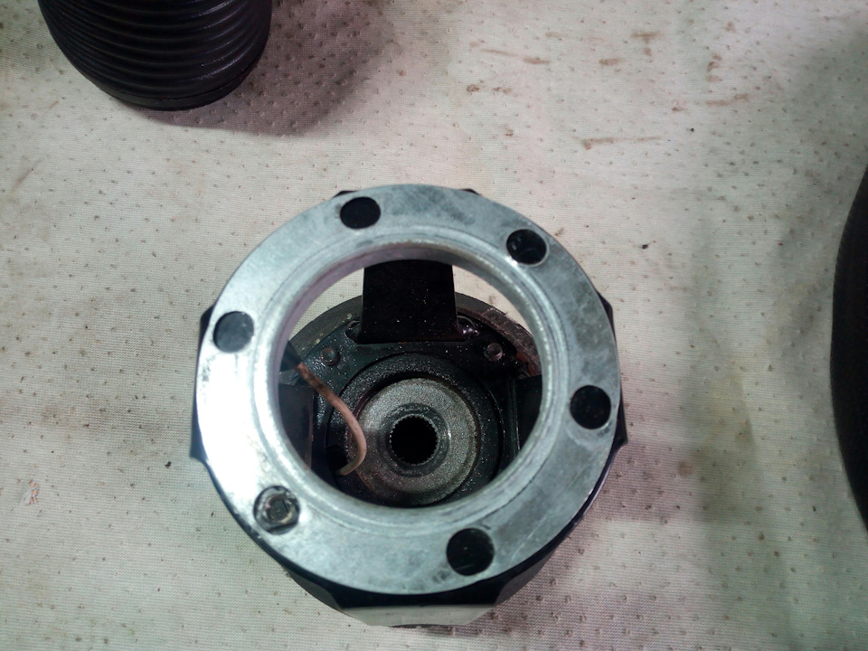 Совпадает только одна дырка — Honda Civic Coupe (5G)