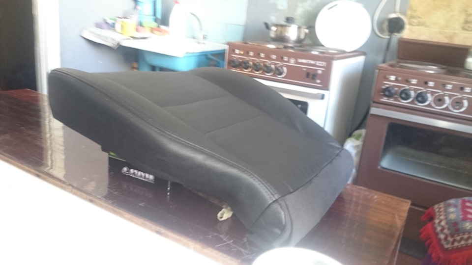 Чем покрасить кожаное кресло