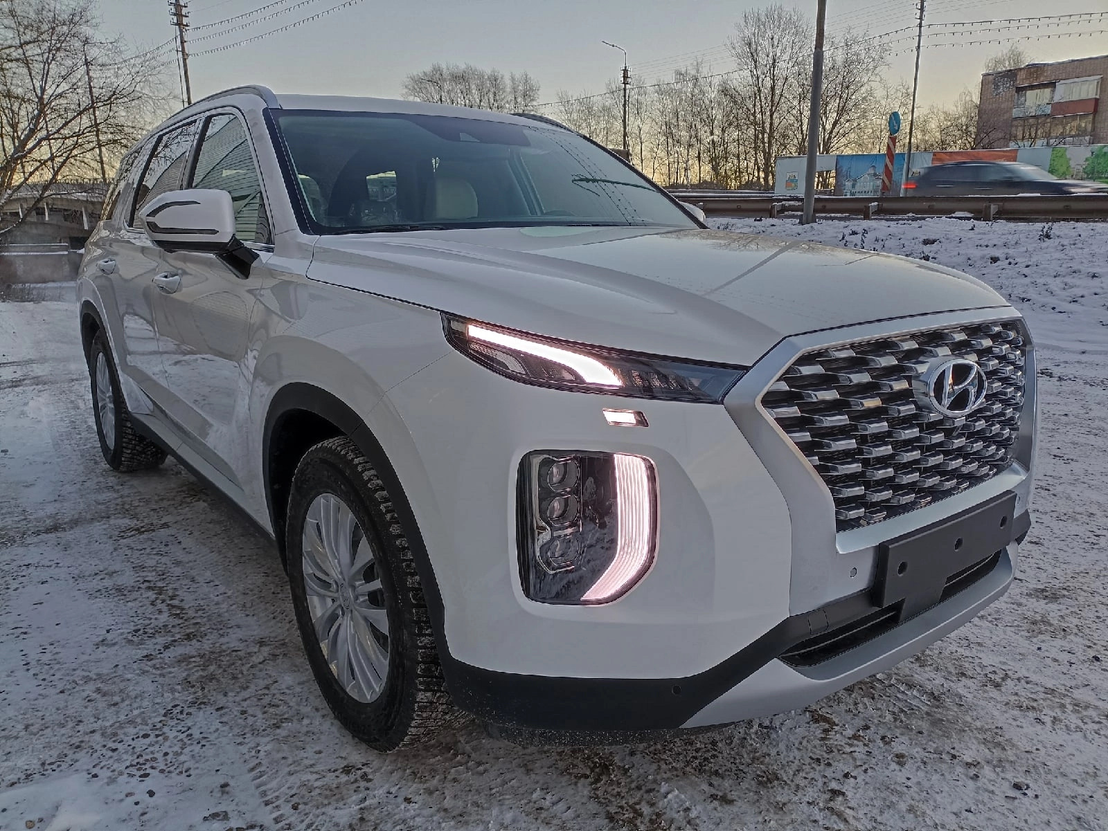 Палисад отзывы владельцев недостатки. Hyundai Palisade белый. Хендай Палисад белый перламутр. Hyundai Palisade белый перламутр. Шумоизоляция Hyundai Palisade.