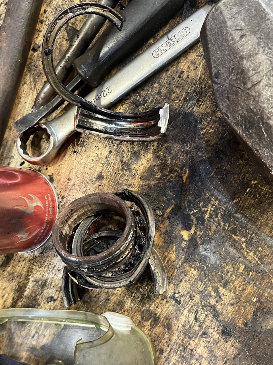 Замена промежуточного подшипника и сальников приводов — Ford Fiesta (Mk ...