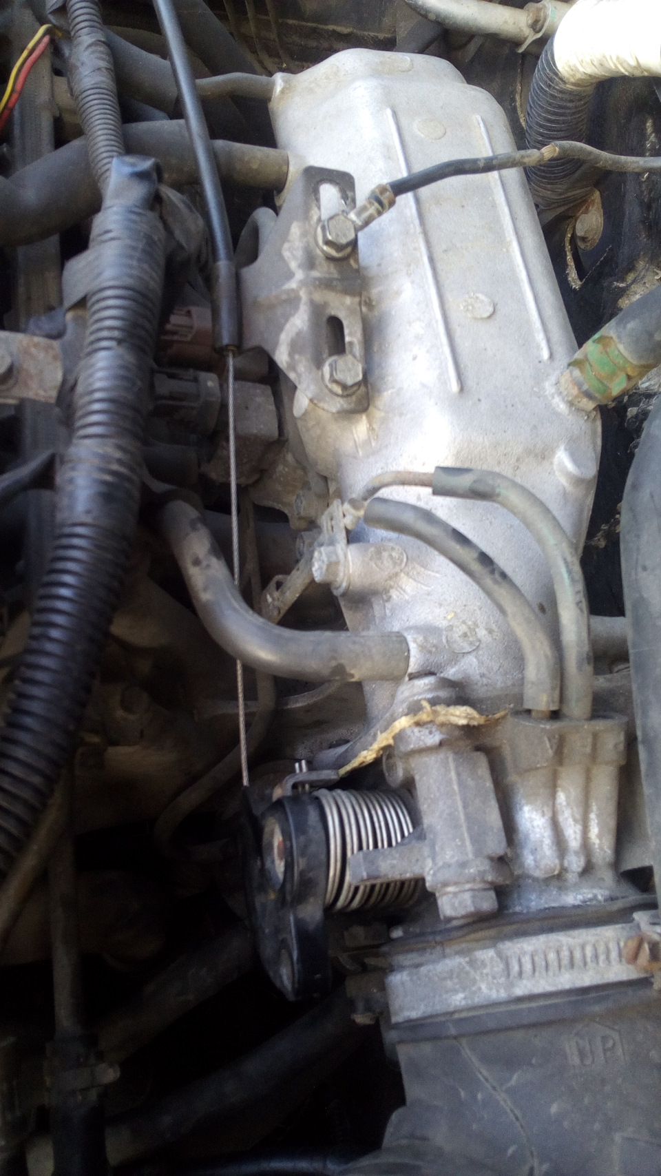 Тяжелая педаль газа — Mitsubishi Carisma, 1,6 л, 2001 года | своими ...