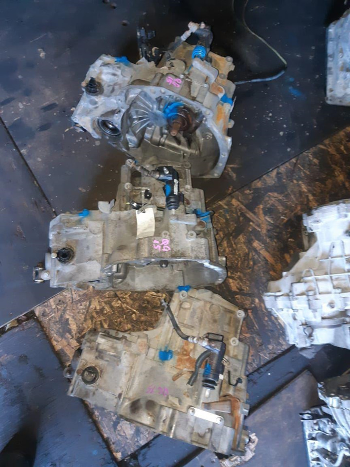 Замена форсунок омывателя лобового стекла — Honda Pilot (2G), 3,5 л ...